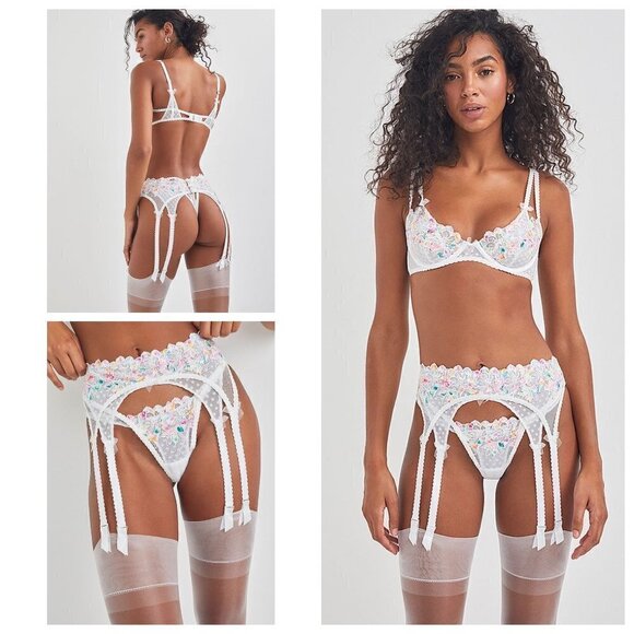 💕FOR LOVE AND LEMONS💕 Outline Floral Garter Belt ~ White Medium M NWT